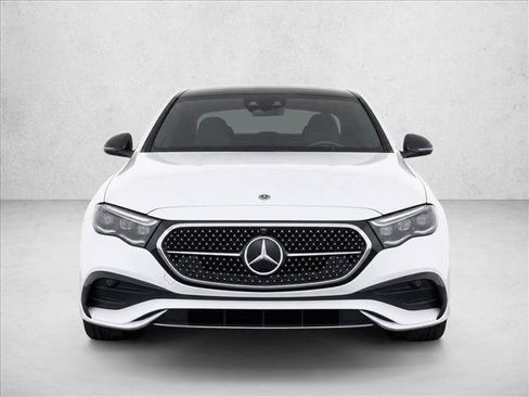 Used 2024 Mercedes-Benz E 450 4MATIC Sedan image 2