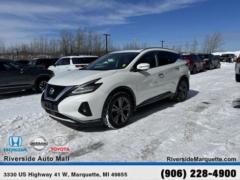 Used 2019 Nissan Murano Platinum image 2