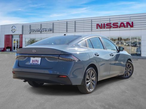 New 2026 Nissan Sentra SL w/ Floor Mat Package FWD image 6