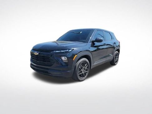 Used 2024 Chevrolet TrailBlazer LS w/ LS Convenience Package FWD image 3