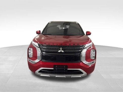 Used 2024 Mitsubishi Outlander SEL image 2
