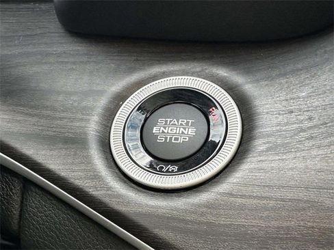 Certified 2023 Jeep Grand Cherokee Limited w/ Black Appearance Package image 43