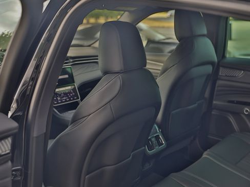 New 2024 Maserati Grecale GT image 33