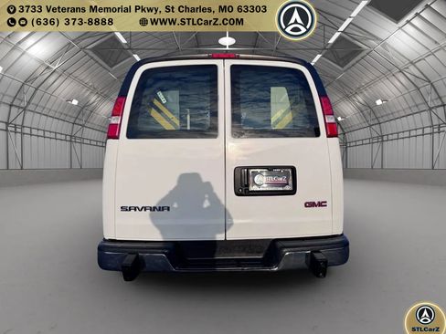 Used 2021 GMC Savana 2500 Regular Van 3D w/ Driver Convenience Package image 4