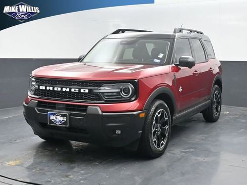 Used 2025 Ford Bronco Sport Outer Banks w/ Outer Banks Tech Package+ AWD/4WD image 3