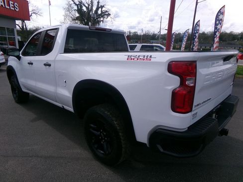 Used 2019 Chevrolet Silverado 1500 Custom Trail Boss w/ Custom Convenience Package AWD/4WD image 5