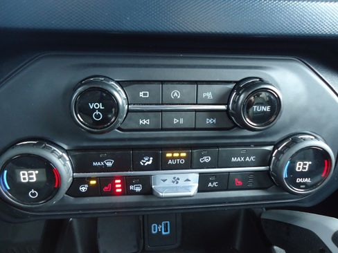 Used 2023 Ford Bronco Outer Banks w/ Sasquatch Package image 19