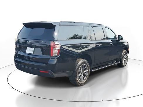 Used 2024 Chevrolet Suburban Z71 w/ Luxury Package AWD/4WD image 4