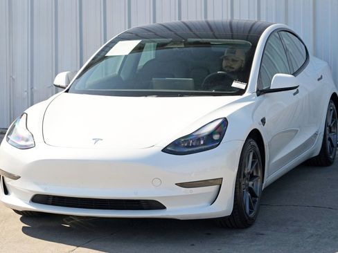 Used 2022 Tesla Model 3 image 46