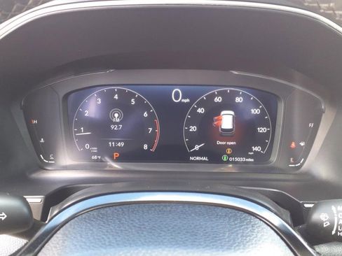 Used 2025 Honda Pilot Elite image 9