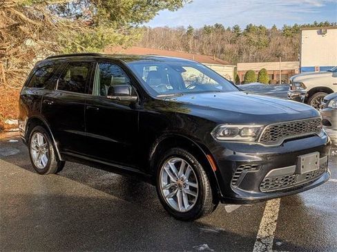Certified 2024 Dodge Durango GT image 3