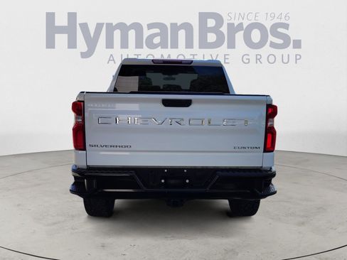 Used 2019 Chevrolet Silverado 1500 Custom Trail Boss w/ Custom Convenience Package AWD/4WD image 4