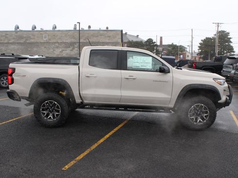 New 2026 Chevrolet Colorado ZR2 w/ Off-Road Front Bumper Package AWD/4WD image 4