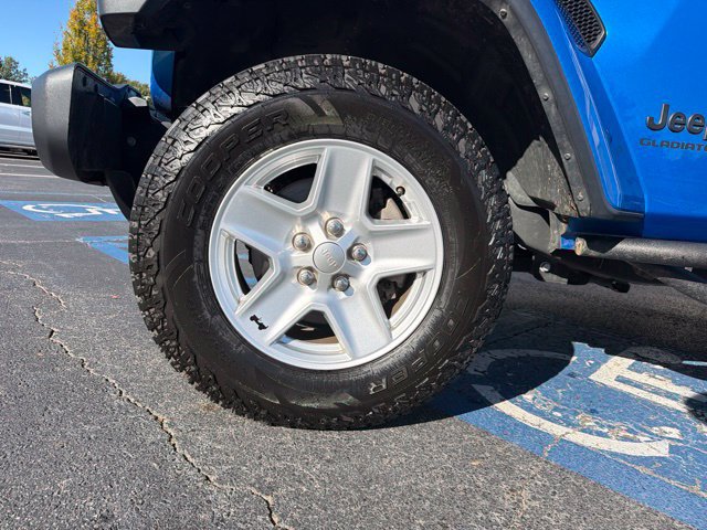 Used 2020 Jeep Gladiator Sport w/ Quick Order Package 24S AWD/4WD image 10