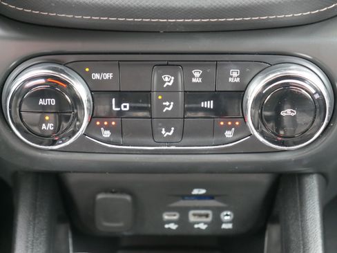 Certified 2021 Chevrolet TrailBlazer ACTIV w/ Technology Package AWD/4WD image 19