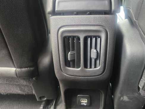 Used 2020 Jeep Compass Latitude FWD image 16