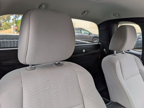 Used 2019 Toyota Tacoma SR RWD image 3
