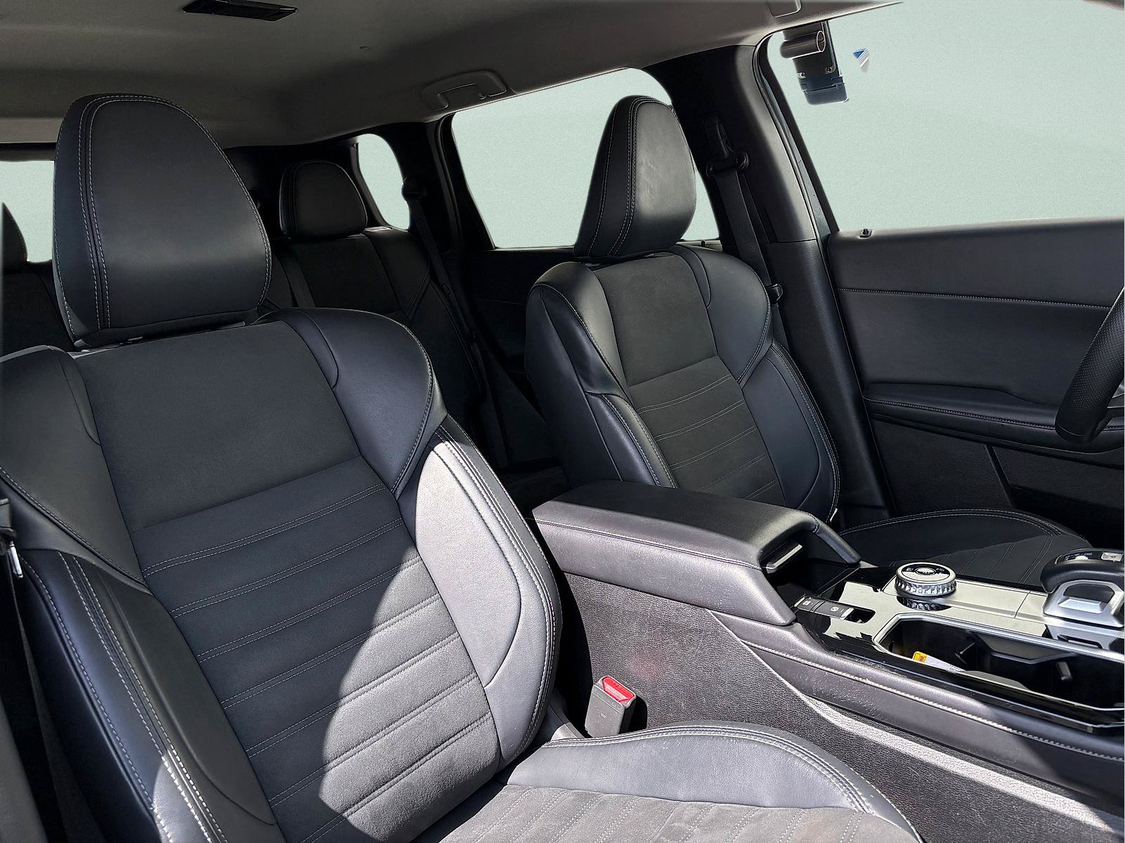 Used 2025 Mitsubishi Outlander SE AWD/4WD image 35