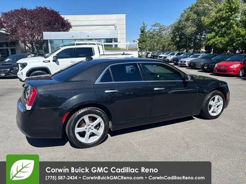 Used 2015 Chrysler 300 C Platinum w/ Harman/Kardon Audio Group AWD/4WD image 9