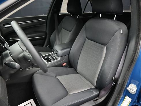 Used 2023 Chrysler 300 Touring w/ Sport Appearance Package RWD image 11