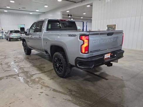 Used 2025 Chevrolet Silverado 3500 LTZ AWD/4WD image 6