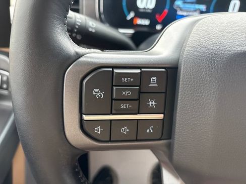 Used 2022 Ford F150 Lariat w/ Equipment Group 502A High AWD/4WD image 11