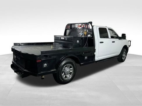 Used 2024 RAM 3500 Tradesman w/ Chrome Appearance Group AWD/4WD image 16