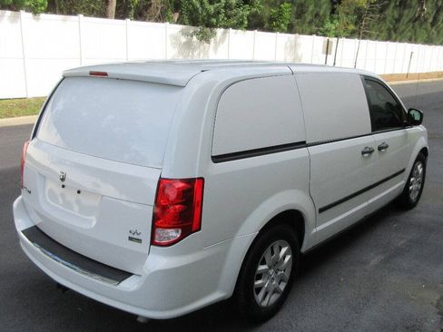 Used 2014 RAM C/V Tradesman FWD image 5