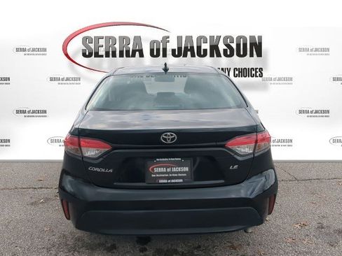 Used 2022 Toyota Corolla LE image 7