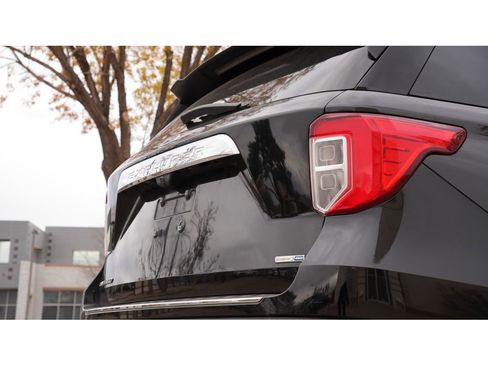 Used 2020 Ford Explorer Limited w/ Class III Trailer Tow Package image 10