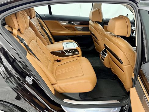 Used 2016 BMW 750i xDrive image 29