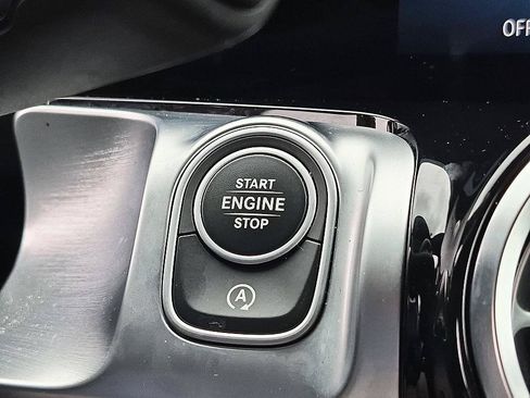 Used 2024 Mercedes-Benz GLB 250 4MATIC image 27