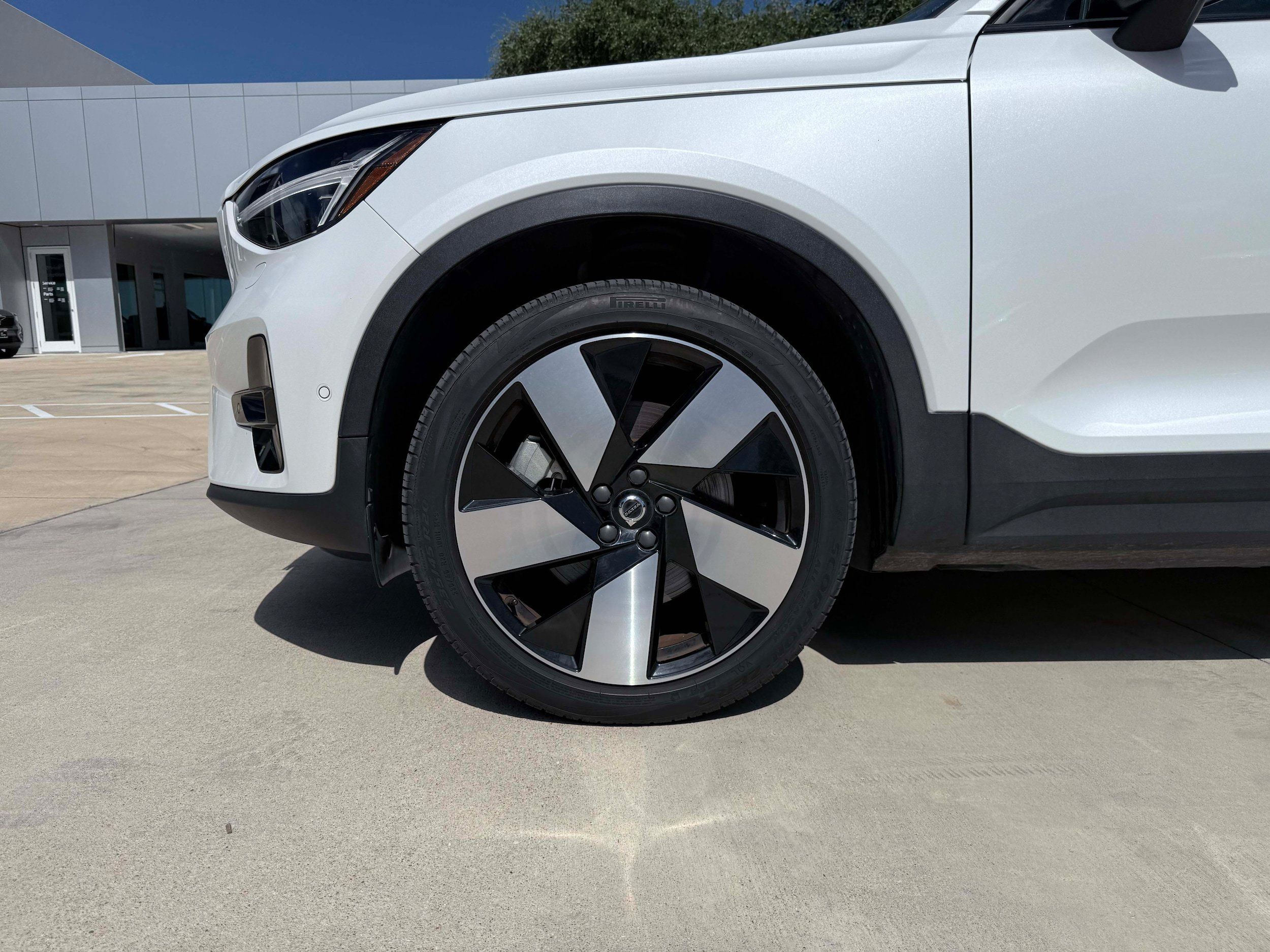 Certified 2023 Volvo C40 P8 Recharge Ultimate AWD/4WD image 9