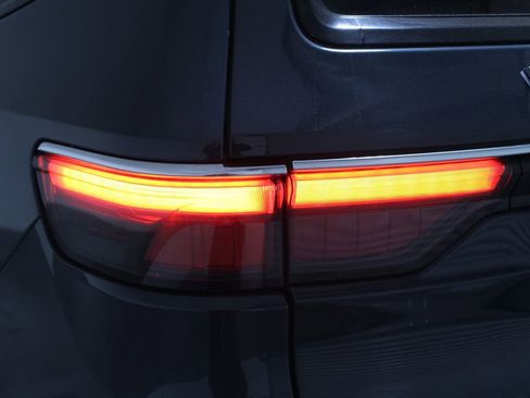 Used 2024 Jeep Wagoneer Series II image 55