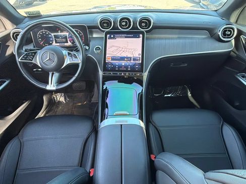 Used 2024 Mercedes-Benz GLC 300 4MATIC image 33