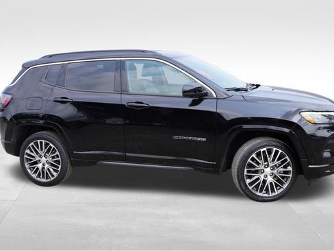 Used 2023 Jeep Compass Limited w/ Elite Group AWD/4WD image 2