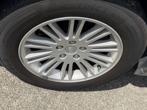 Used 2009 Chrysler 300 Touring RWD image 28