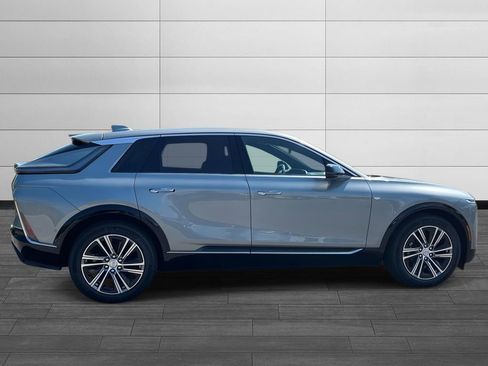 New 2026 Cadillac Lyriq Premium Luxury AWD/4WD image 6