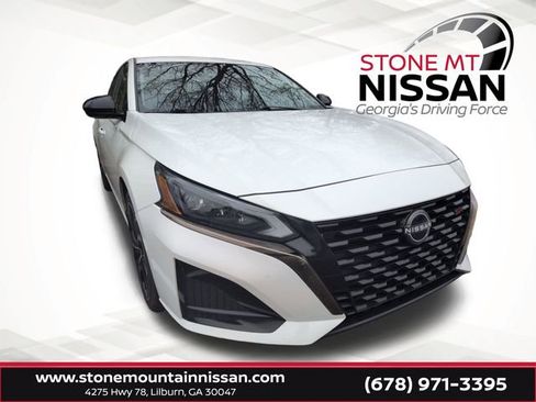 Used 2024 Nissan Altima 2.5 SR image 1