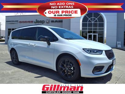 New 2025 Chrysler Pacifica Limited