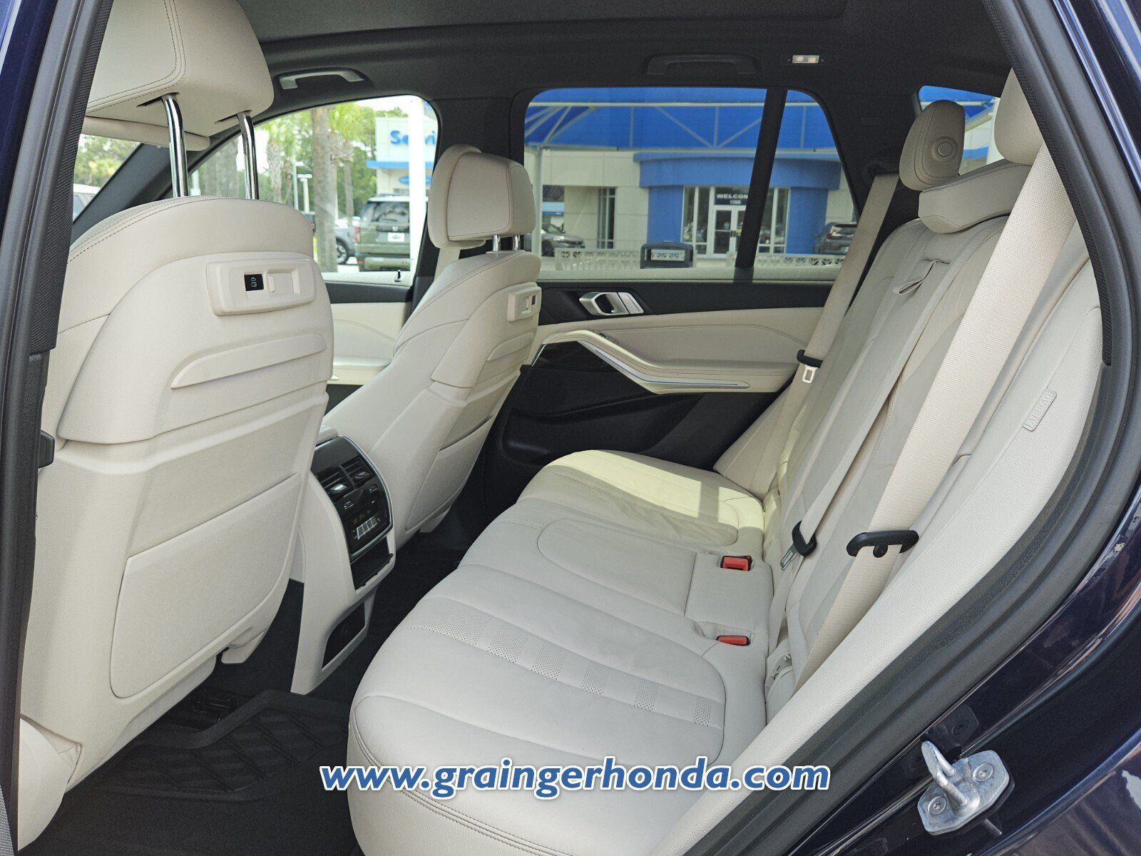 Used 2019 BMW X5 xDrive40i w/ Convenience Package AWD/4WD image 11
