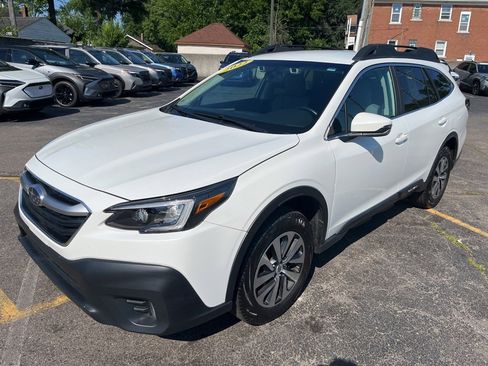 Used 2022 Subaru Outback Premium image 1