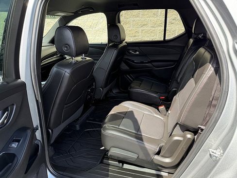 Used 2023 Chevrolet Traverse RS w/ LPO, Floor Liner Package FWD image 15