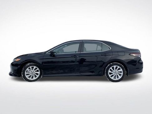 Used 2023 Toyota Camry LE image 10