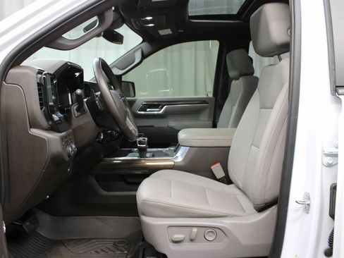 Used 2024 Chevrolet Silverado 1500 LT Trail Boss image 9