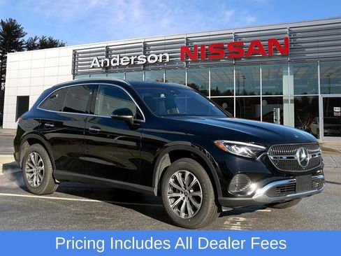 Used 2024 Mercedes-Benz GLC 300 4MATIC image 1