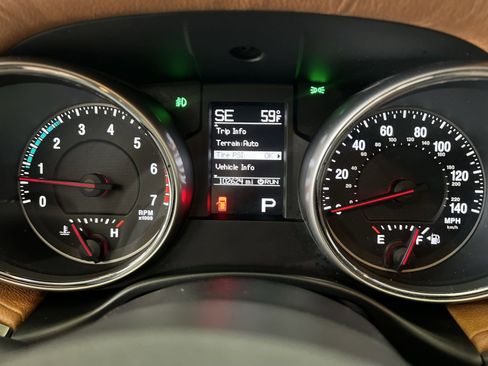 Used 2013 Jeep Grand Cherokee Overland Summit image 15