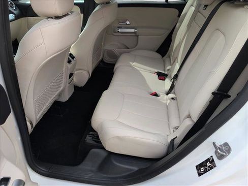 Certified 2025 Mercedes-Benz GLB 250 4MATIC w/ Winter Package image 19