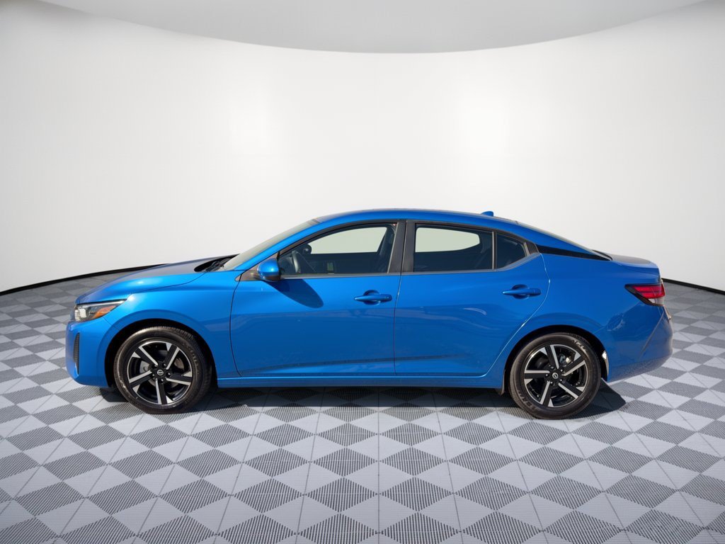 Used 2025 Nissan Sentra SV FWD image 2