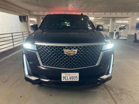 Used 2023 Cadillac Escalade Premium Luxury image 2